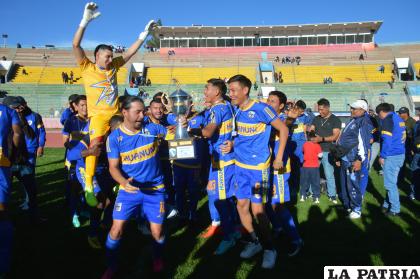 EM Huanuni seis veces campeón del fútbol orureño /LA PATRIA