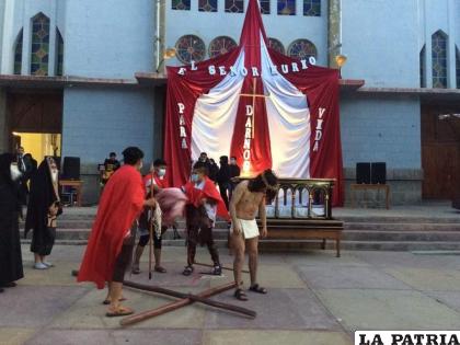 Recreación de la muerte de Jesús / LA PATRIA
