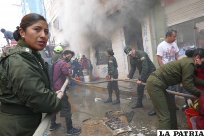 El ??trabajo hormiga? de policías y civiles 