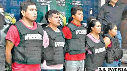 Policía presenta a implicados en el asesinato del sargento Oliver Mendoza en Santa Cruz / APG