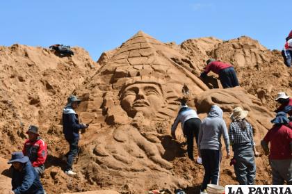Artistas de otros departamentos además de Perú y Argentina plasmaron las obras /LA PATRIA- Emilio Huáscar
