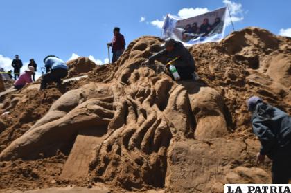 EL trabajo de varios artistas plasmó escenas para la Semana Santa