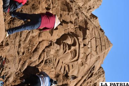 Los artistas apresuraron el trabajo durante el Viernes Santo