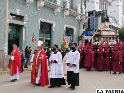 Procesión del Santo Sepulcro recorrió las principales calles de la ciudad / LA PATRIA