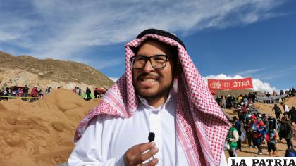 JUAN JOS? JIM?NEZ
??En mi caso hemos llegado hasta acá con mi esposa y mi hija, pero he decidido vestirme como si estaría en Qatar para sacar algunas fotografías y mostrar este lugar y tener buenos recuerdos. Yo estuve presente en el Mundial y esta ropa la traje desde allá y recrear las imágenes?.
