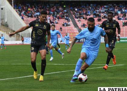 Ronnie Fernández fue autor de dos goles para el triunfo de Bolívar /APG