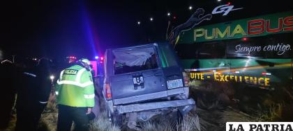 Se presume que el conductor del ómnibus perdió el control de su auto por factores climatológicos /LA PATRIA
