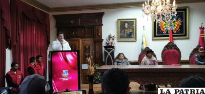 Johnny Vedia comprometió impulsar la industrialización de minería /LA PATRIA