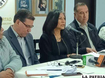 La conferencia de prensa que brindaron ayer los representantes de los periodistas /LA PATRIA