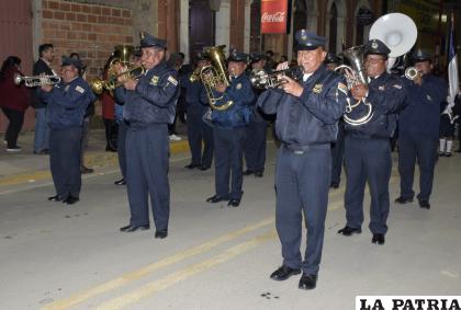 La banda de la Guardia Municipal acompañó a los alumnos del Donato Vásquez