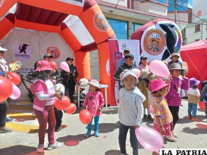 Que vivan los niños /LA PATRIA