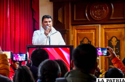 El gobernador Johnny Vedia pretende fortalecer la minería /Gador
