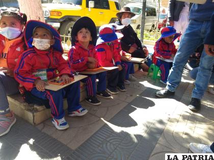La plastilina fue empleada para ayudar a desarrollar la creatividad de los niños del ??12 de Abril? /LA PATRIA