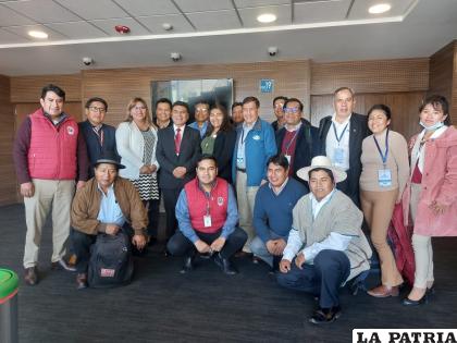 Comitiva impulsó aprobación de la ley para autorización de crédito /LA PATRIA