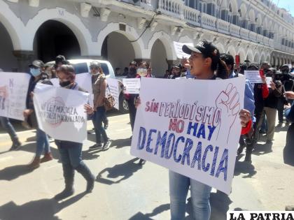 Periodistas marcharon por el centro de la ciudad 
/LA PATRIA
