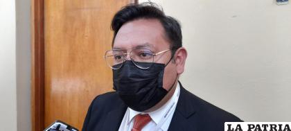 El fiscal León comunicó que investigan el crimen por infanticidio 
/ LA PATRIA