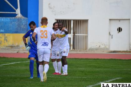 EM Huanuni es el vigente campeón del fútbol orureño /LA PATRIA
