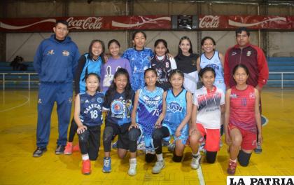 Las jugadoras que darán la cara por Oruro en la competencia nacional /LA PATRIA