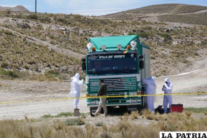 El camión fue hallado a metros de la puerta de la piscina olímpica /LA PATRIA