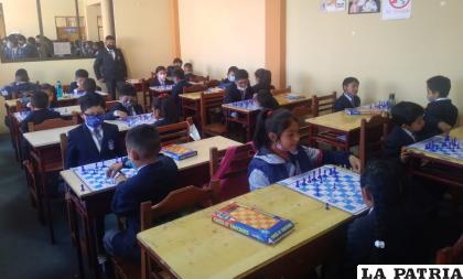 Estudiantes del colegio Filadelfia en plena competencia /LA PATRIA