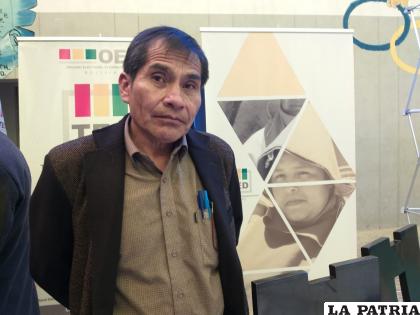 Director Distrital de Oruro, Epifanio Suarez, explicando el requerimiento de nuevos ítems /LA PATRIA