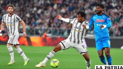 Juventus no pudo de local ante Napoli que trepa al primer lugar /as.com
