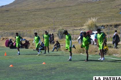 El equipo de Poopó quiere ser revelación en la Copa ??Simón Bolívar? /LA PATRIA