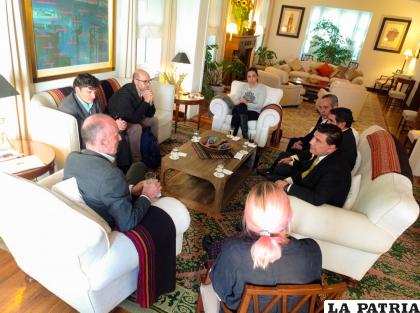 Gobernador se reunió con diplomáticos /GADOR