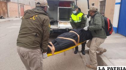 El cadáver fue trasladado a la morgue del cementerio /ARCHIVO LA PATRIA