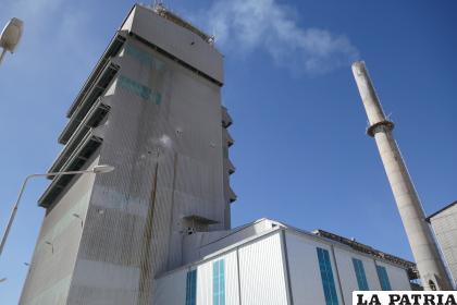 Horno Ausmelt en pleno funcionamiento en Vinto /LA PATRIA
