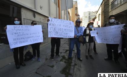 Familiares de los dos cadetes piden justicia /APG