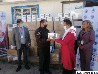 Entrega de pruebas antígeno nasal a laboratorios 
/LA PATRIA