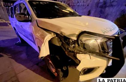 La camioneta registró daños en su estructura /LA PATRIA