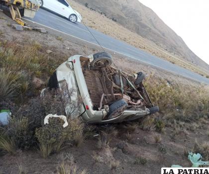A un lado de la carretera quedó el motorizado /CORTESIA