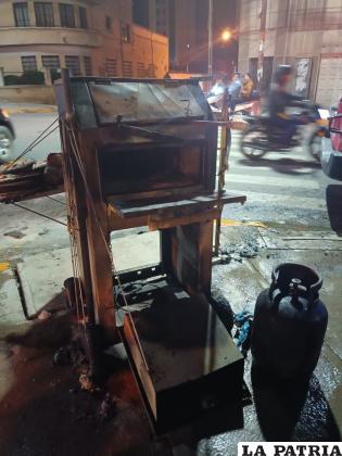 Así quedó el carrito de venta de pizzas /CORTESÍA