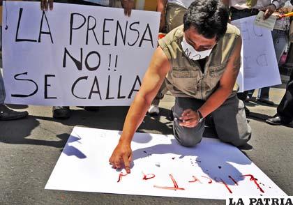 Los periodistas bolivianos defienden la libertad de expresión como pilar fundamental de la democracia