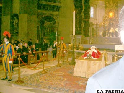 Fotografía tomada por la hermana, Gabriela Chodzinska, el 2005 cuando murió el Papa Juan Pablo II