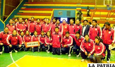 Oruro culminó en el primer lugar de la olimpiada nacional de economistas
