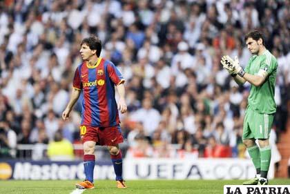 Messi (Barcelona) y Casillas (Real Madrid)
