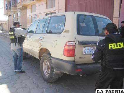 Personal de la Felcn durante el operativo