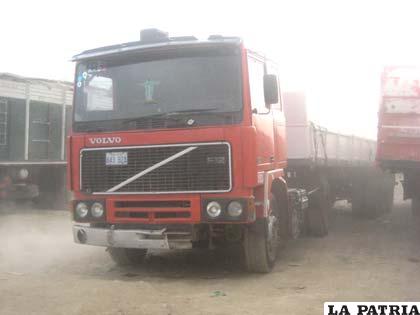 Tracto camión recuperado 