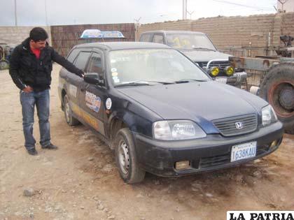 Este taxi fue robado en puerta del local “El sapo enamorado”