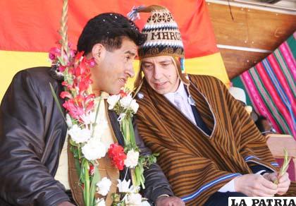 Álvaro García Linera pidió ayer a los indígenas y movimientos sociales defender al Gobierno del presidente Evo Morales