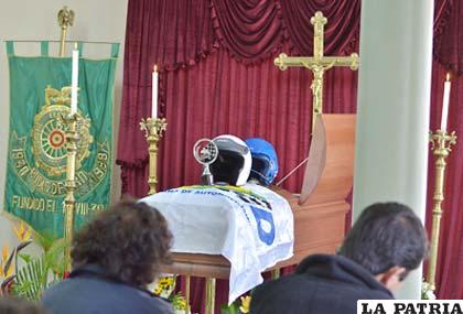 Los restos de René Rocha, serán sepultados esta tarde en La Paz