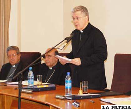 Nuncio Apostólico, monseñor Giambattista Diquattro en la 91 Asamblea de Obispos