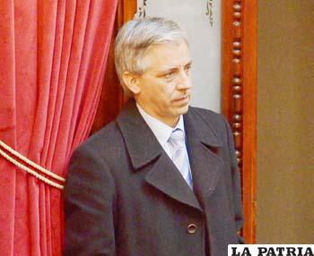 El vicepresidente quedó así tras recibir la fatal noticia