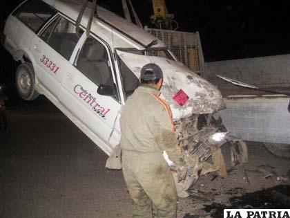 El taxi quedó inservible