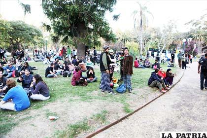 Activistas congregados en el Parque Rodó de Montevideo