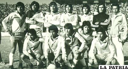 En 1980, dirigió al equipo de San José en la Liga del Fútbol Profesional Boliviano