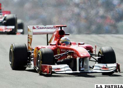 Fernando Alonso se conformó con el tercer lugar